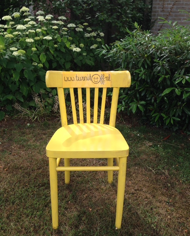 Gele stoel